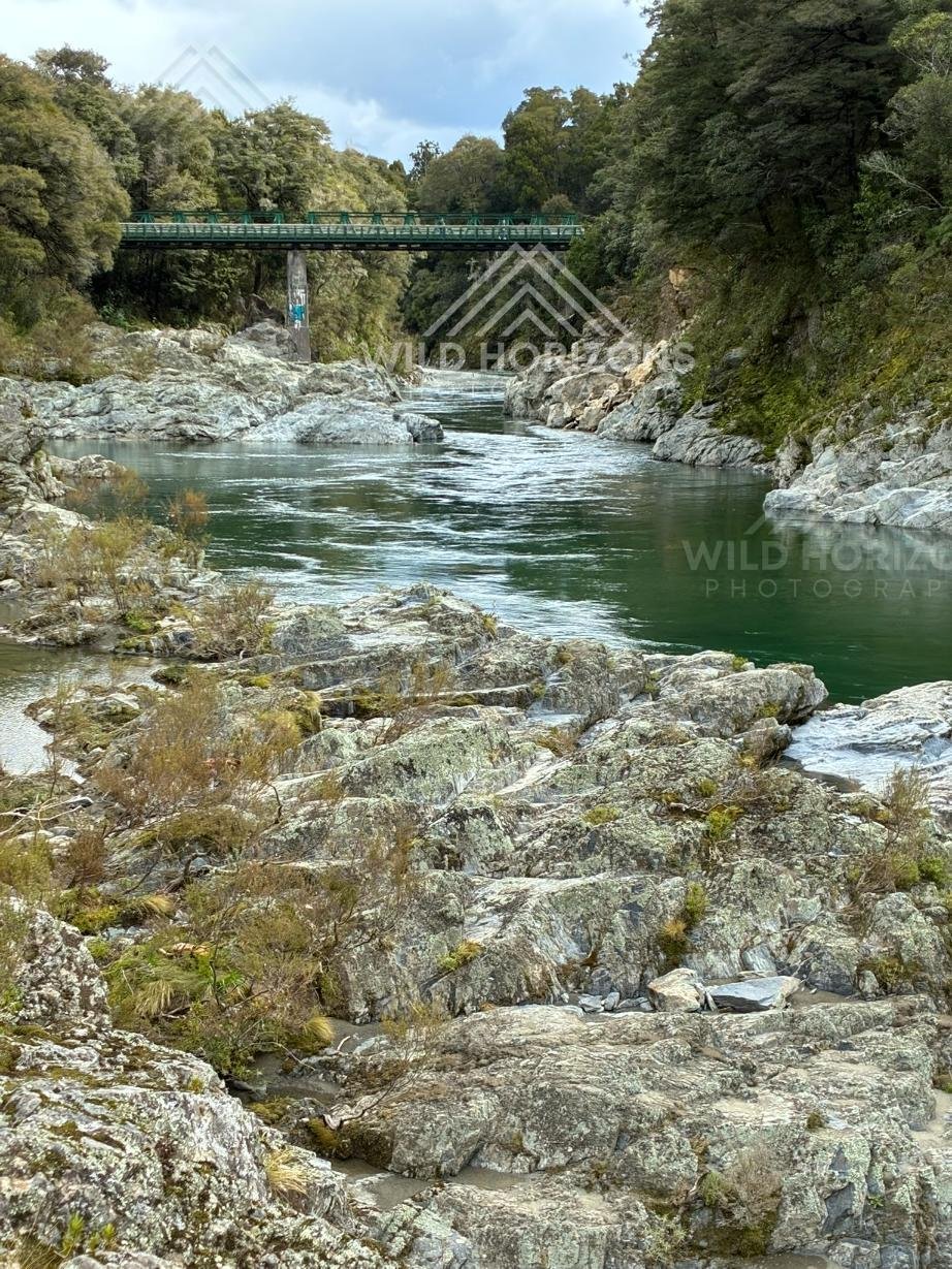 Buller River Gorge Bridge. Murchison, New Zealand