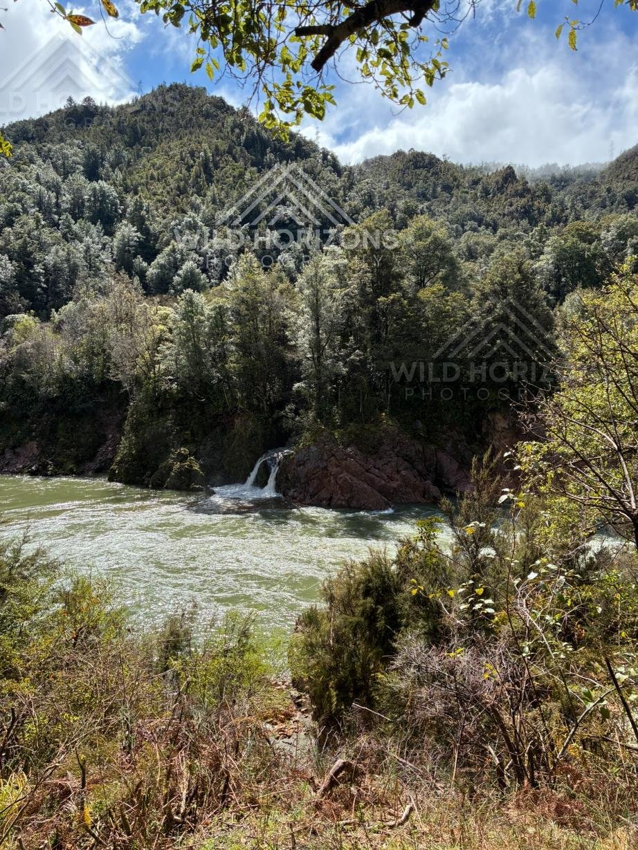 Emerald Waterway Through Buller Gorge. Murchison, New Zealand.
