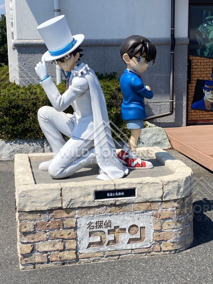Detective Conan and Kaitou Kid statue outside the Gosho Aoyama Manga Factory. Hokuei, Japan.