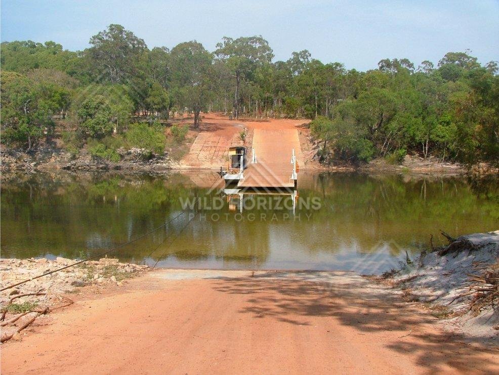 Four-wheel-drive river crossing on the Jardine River. Jardine River, Australia.